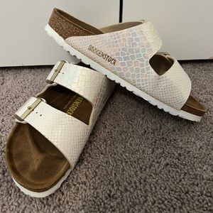 Iridescent Arizona Birkenstocks 7-7.5 (38)